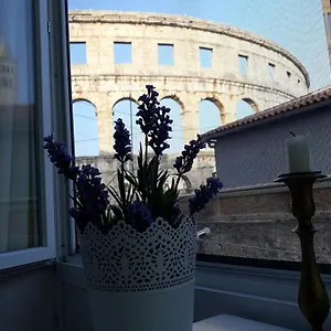 Amphiteater Art Apartment